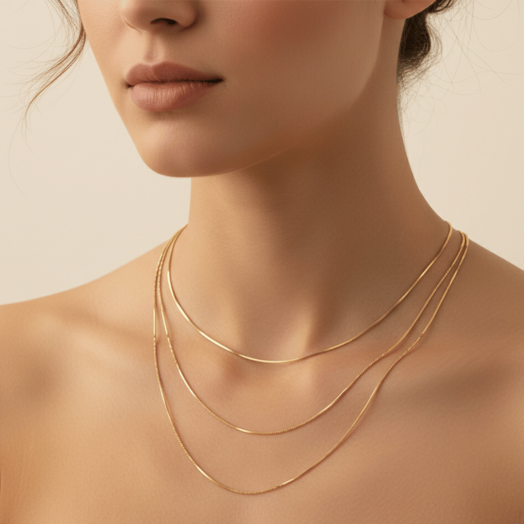 Collana in oro 18K a doppio giro, maglia sottile lucida, look sovrapposto