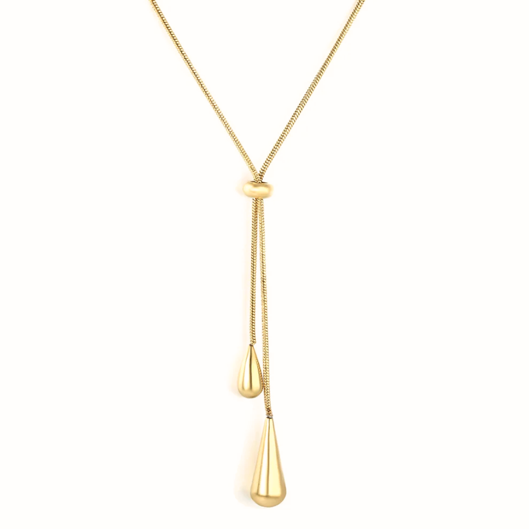 Collana lariat a cravattino con doppi pendenti a goccia in acciaio placcato oro 18K.