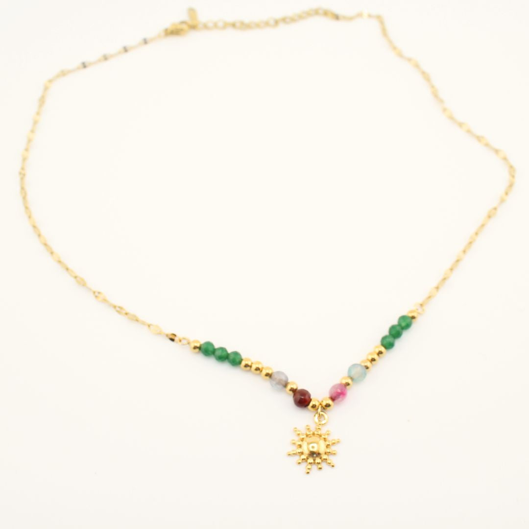 Collana in oro 18K con perle colorate e pendente sole dorato