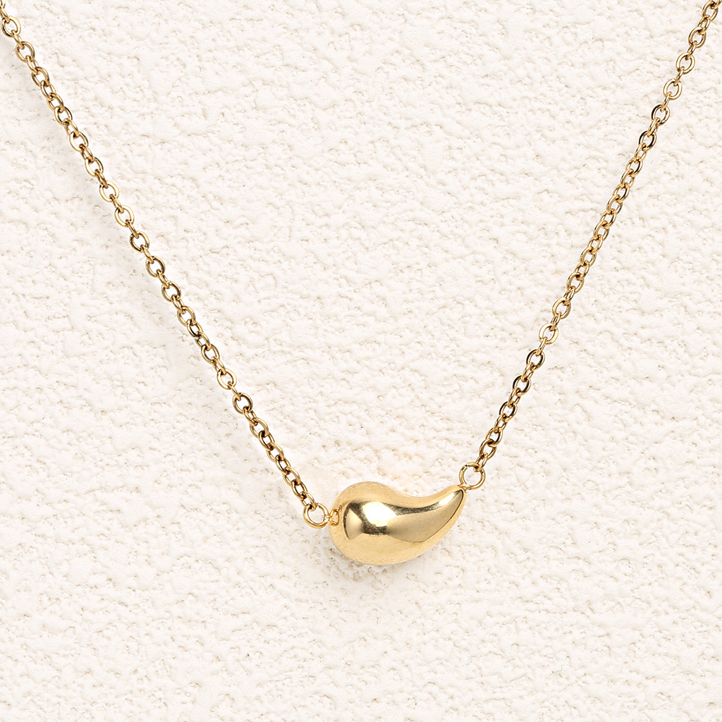 Collana in oro 18K con ciondolo a goccia lucido e catenina a maglie