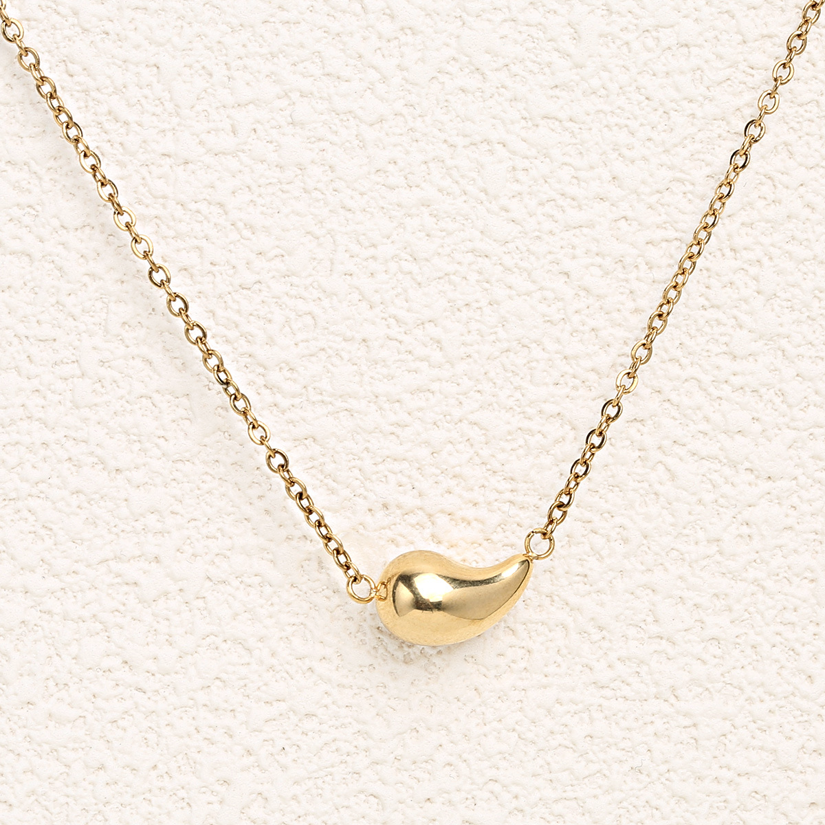 Collana in oro 18K con ciondolo a goccia lucido e catenina a maglie